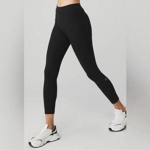 Alo Yoga RIBBED HIGH-WAIST 7/8 BLISSFUL LEGGING size medium in black